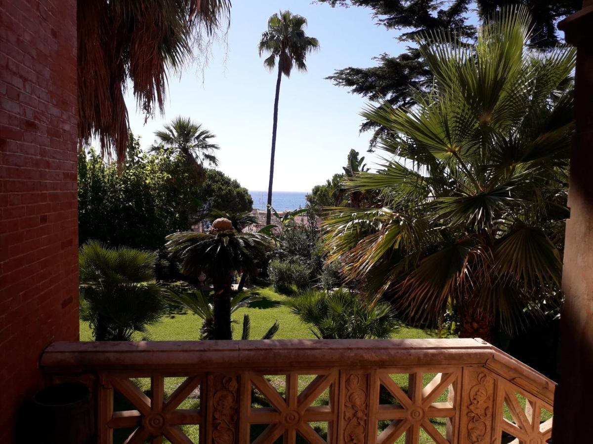 Villa Dei Marchesi Carrozza Santa Teresa Di Riva Bagian luar foto