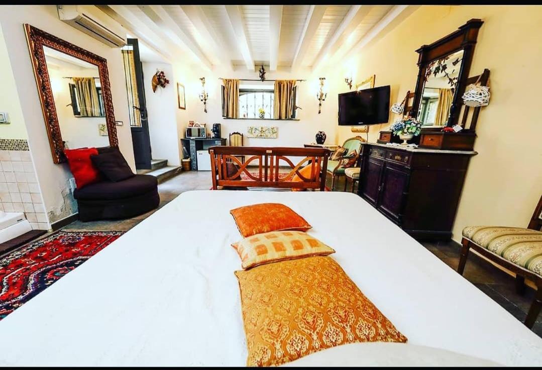 Villa Dei Marchesi Carrozza Santa Teresa Di Riva Ruang foto